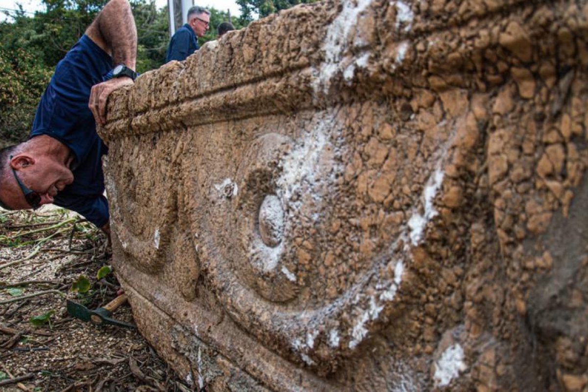 VIDEO: Unos constructores hallan dos sarcófagos de 1.800 años de antigüedad en Israel