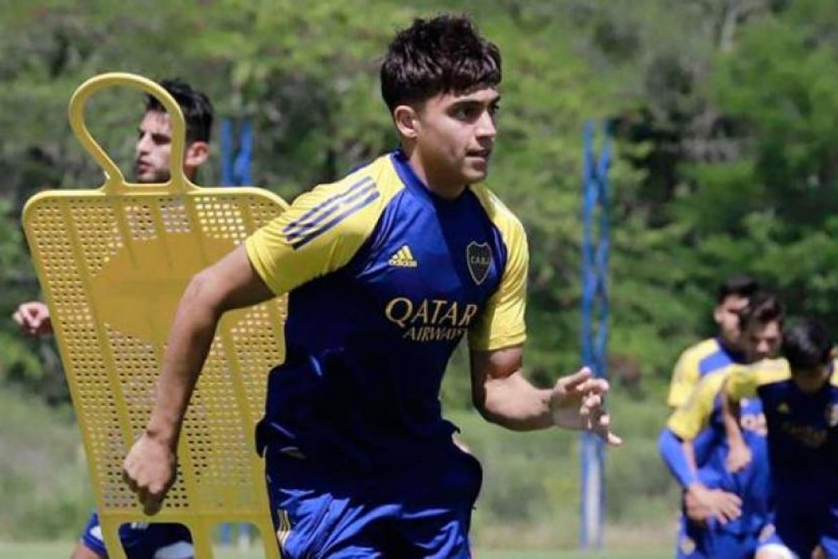 Exequiel Zeballos volverá a ser titular en la visita de Boca a Independiente