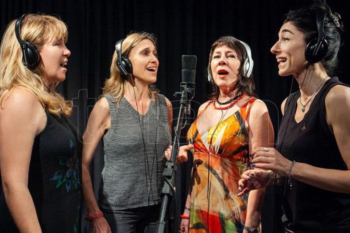 Flores Negras brota en clave internacional cantando Libertango