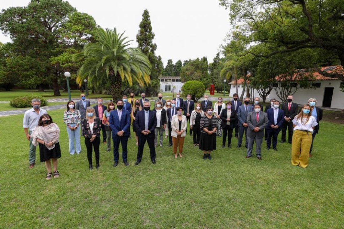 Vuelta a clases: en la provincia, gremios docentes resisten el regreso a las aulas por la falta de vacunas y el estado de las escuelas