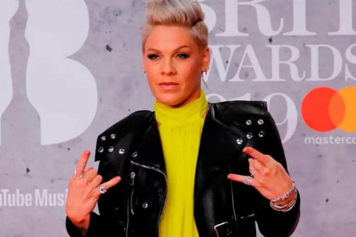 Pink comparte su experiencia en hospital durante la Nochevieja 2025