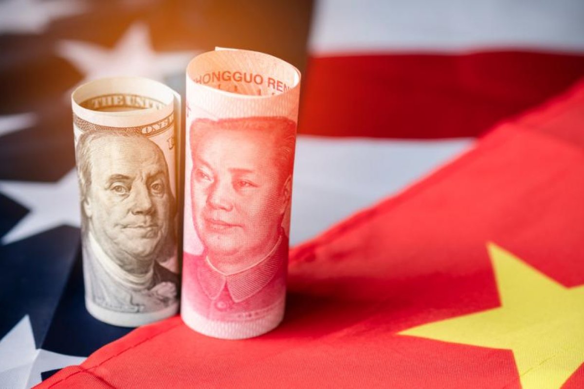 EE.UU. amenaza con prohibir el uso de su equipamiento y su 'software' a las compañías chinas que traten de ignorar sanciones contra Rusia