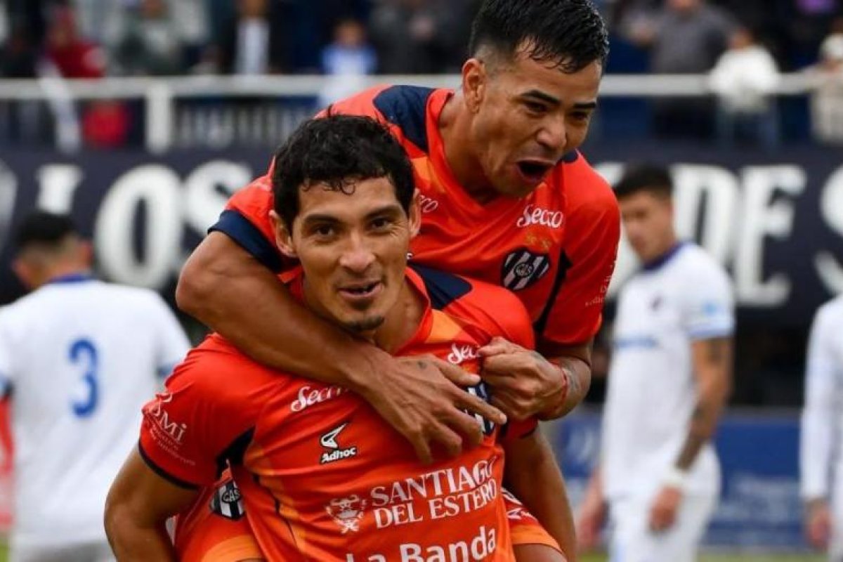 Sarmiento logra su cuarta victoria consecutiva en el torneo