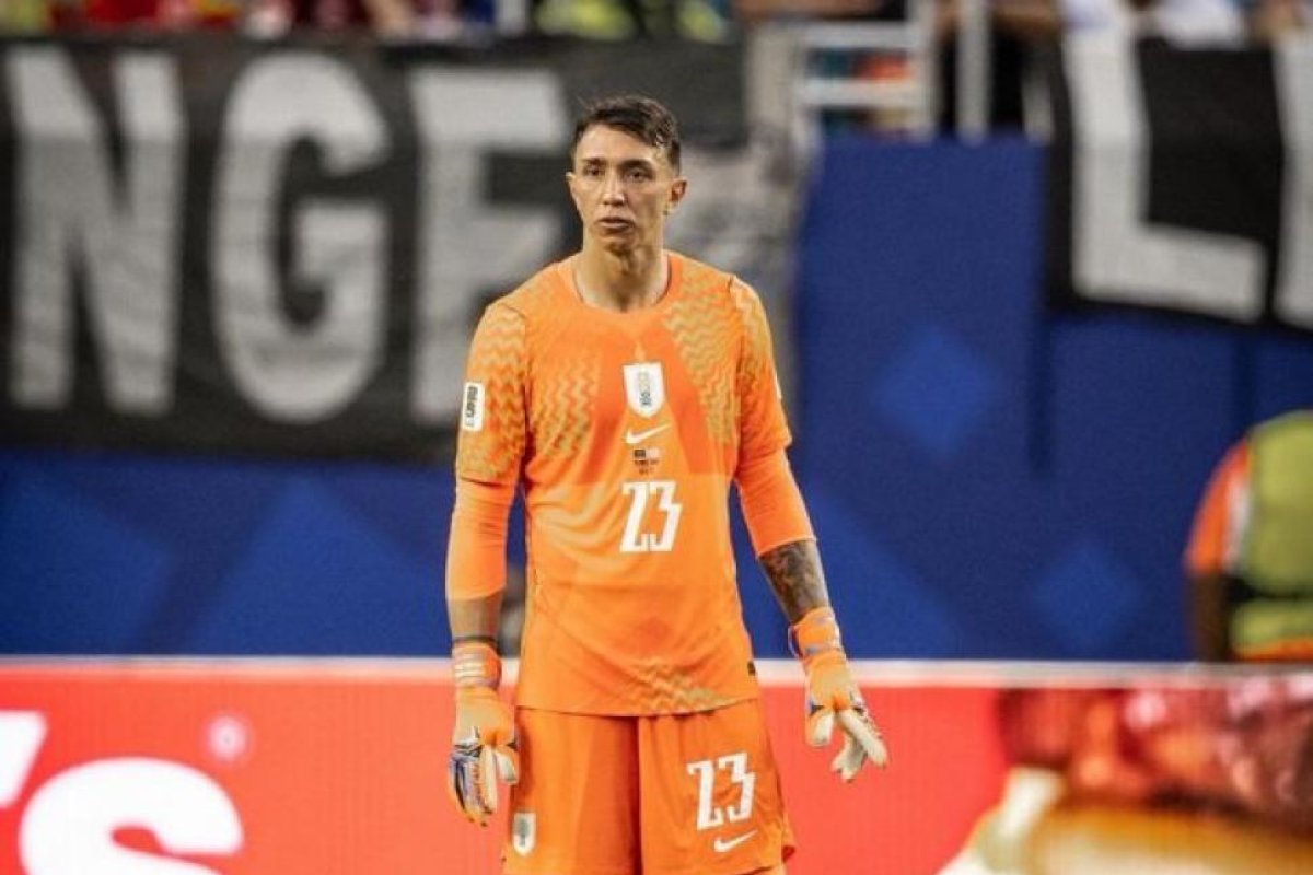 Fernando Muslera jugó enfermo ante España sin que Bielsa lo supiera
