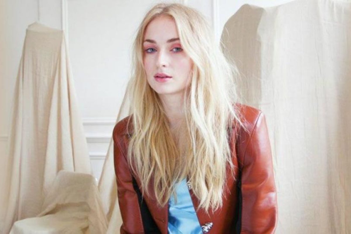 Sophie Turner asume el papel de Lara Croft en la nueva serie de Tomb Raider