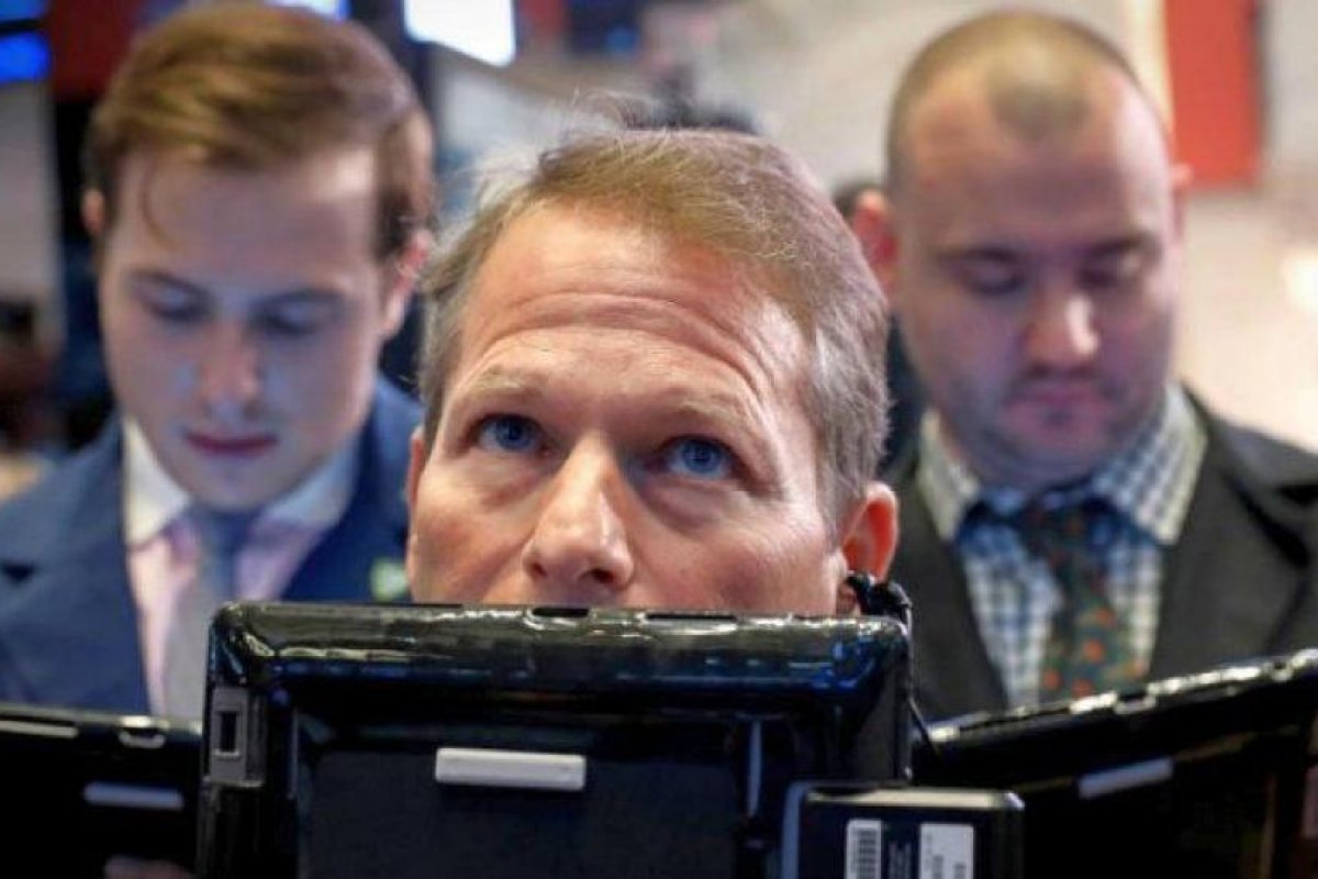 Efecto rebrote en Wall Street: el Dow Jones alcanzó su nivel más bajo en 3 meses
