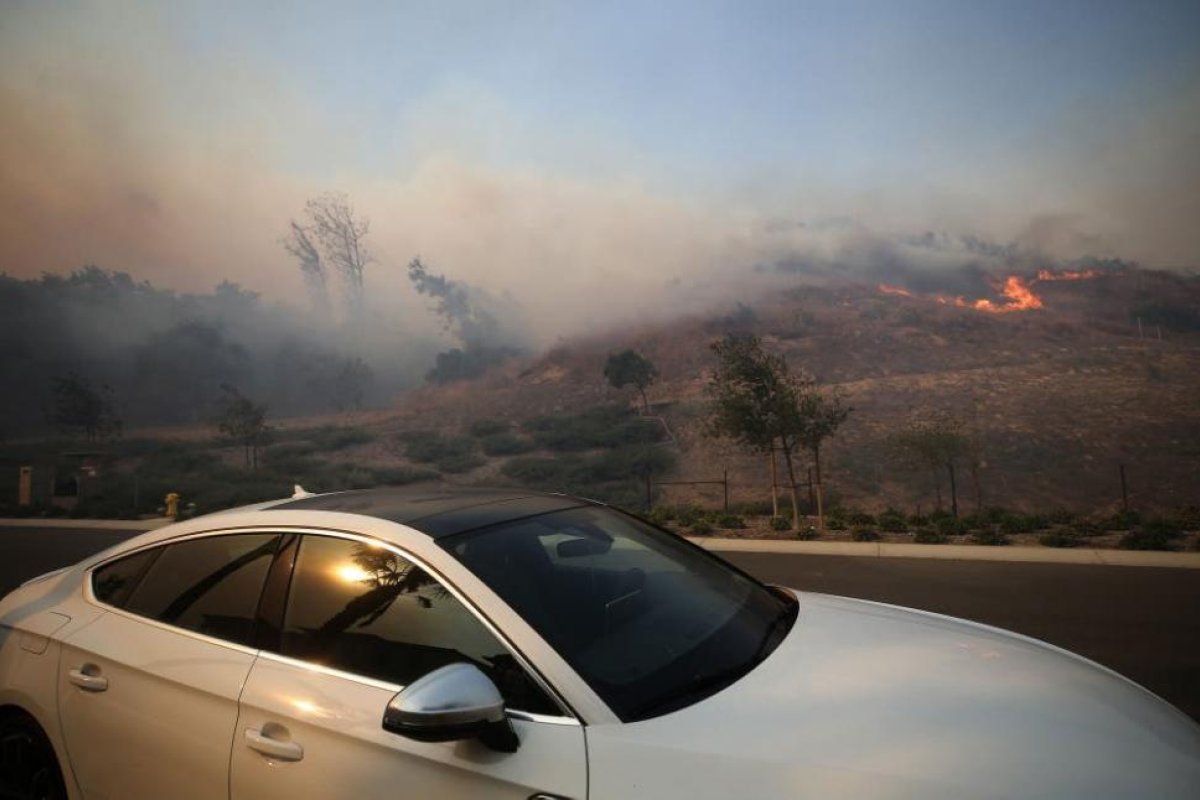 Incendio forestal cerca de Los Ángeles: hay alrededor de 60.000 evacuados