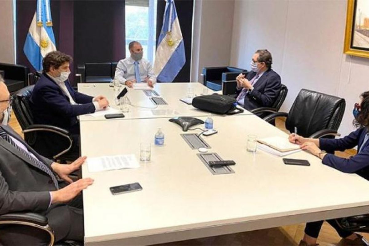 Llega una misión del FMI, en el marco de las negociaciones por un nuevo programa