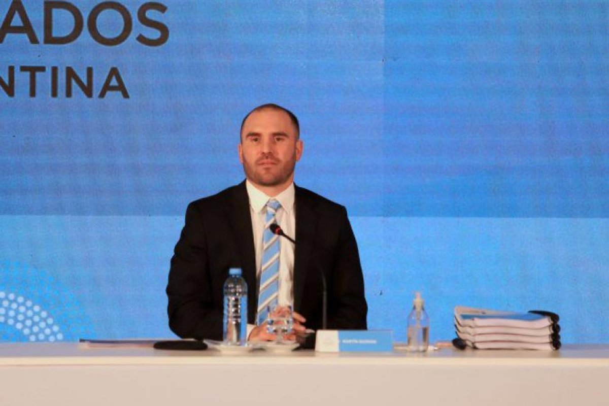 Gobierno anunció que pagará intereses de bonos que no entraron en el canje de deuda