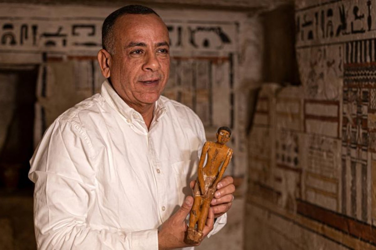 Egipto presenta 5 tumbas de más de 4.000 años de antigüedad descubiertas en Saqqara