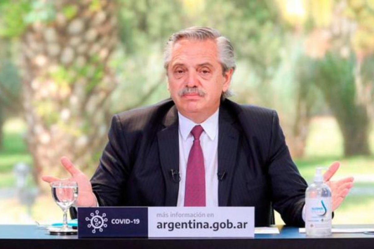 El Presidente quiere "ordenar el mercado de divisas" y necesita la ayuda del FMI