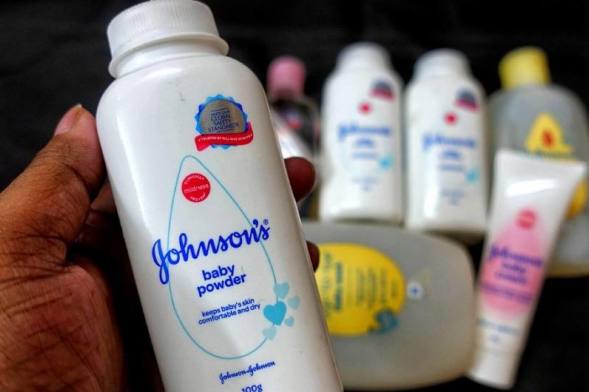 Revelan que la compañía Johnson & Johnson ayudó a financiar un estudio que inyectaba asbesto a prisioneros estadounidenses en la década de 1970