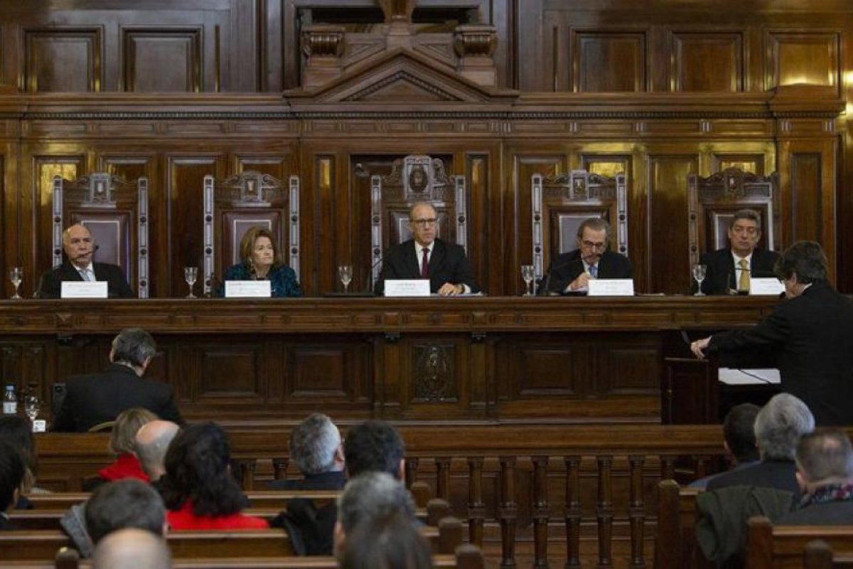 La Corte declaró admisible el recurso de "per saltum" de los jueces trasladados
