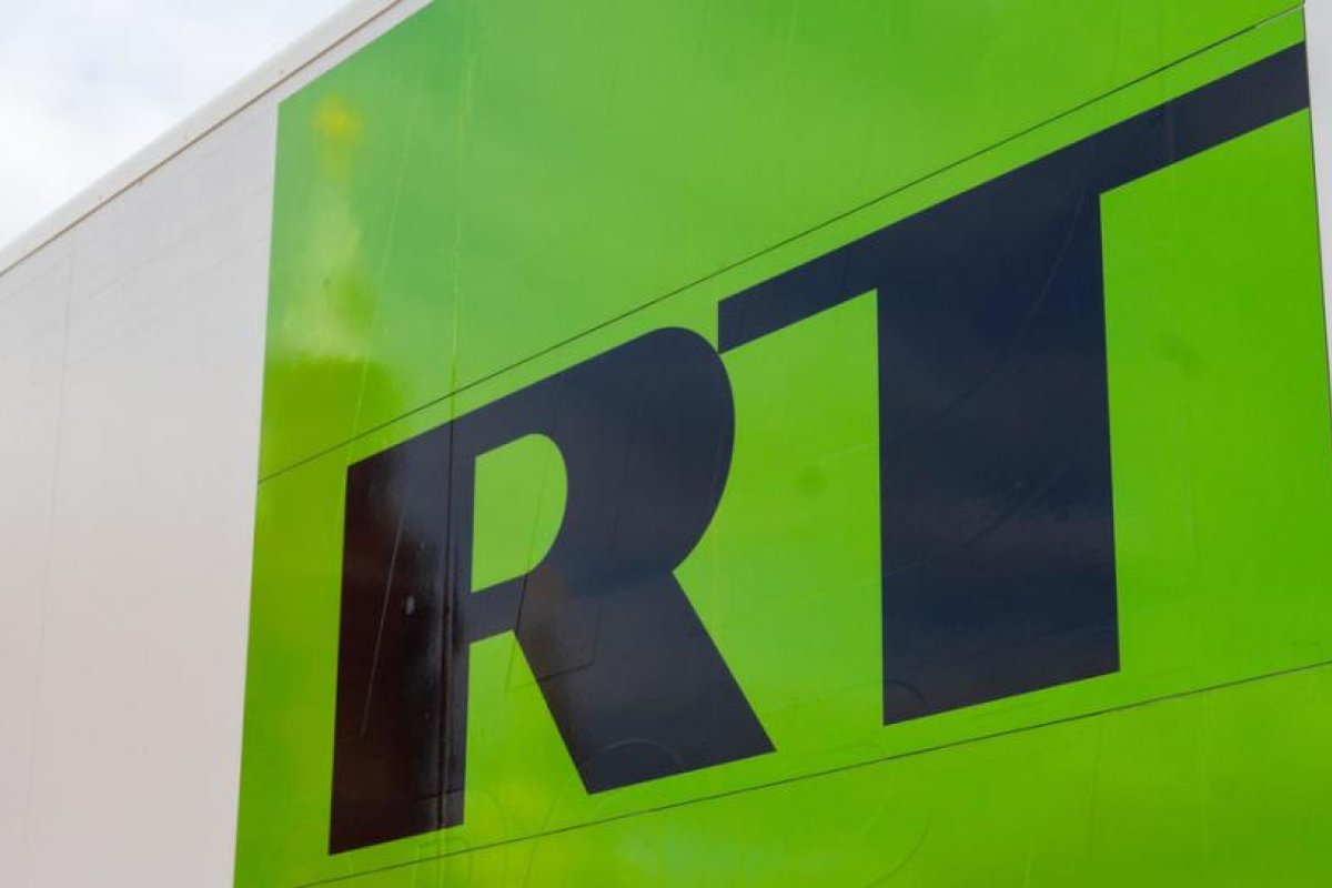 RT en Español cambia de satélite para emitir en América Latina ante una ola de restricciones: ¿cómo seguir los programas del canal?