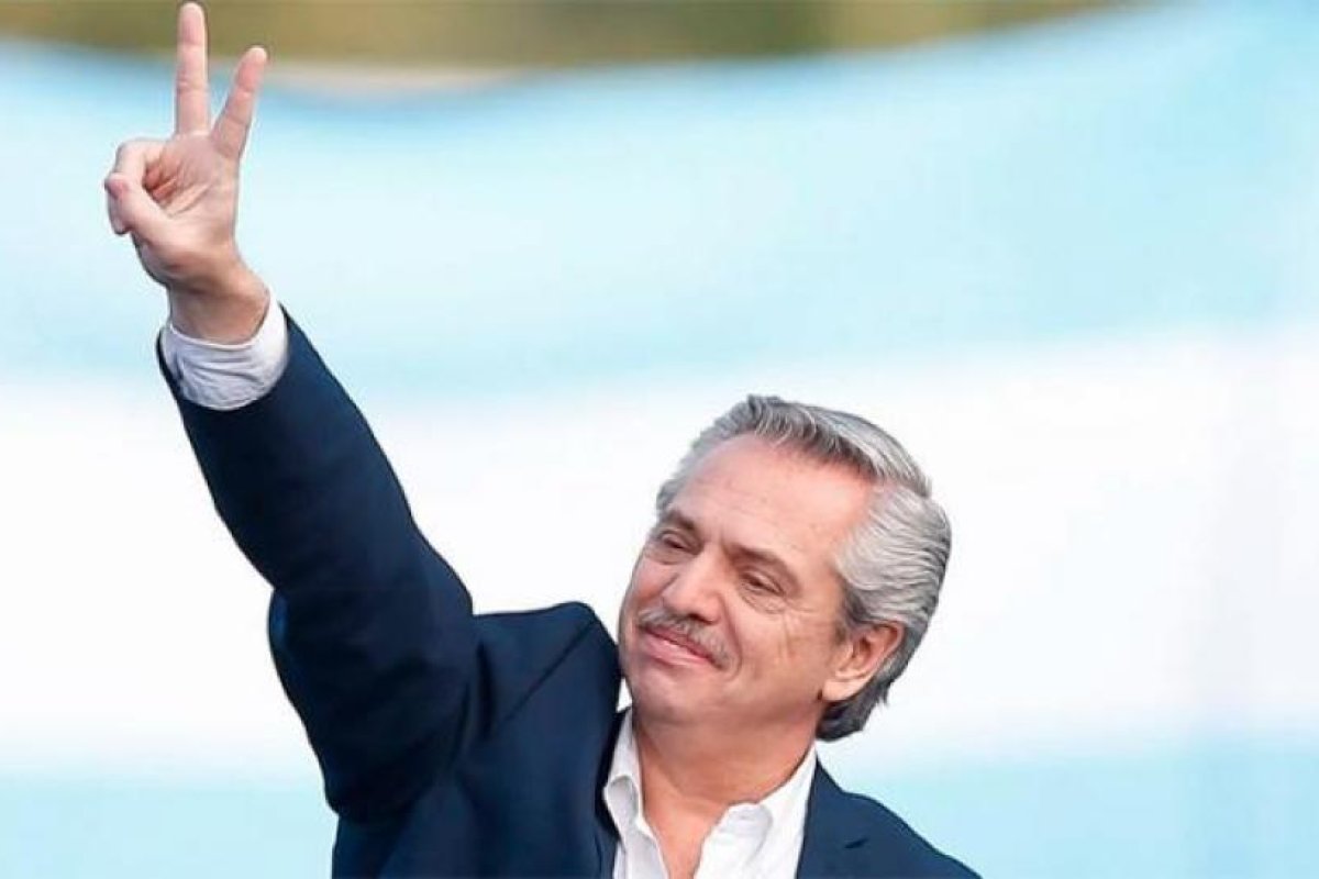 Alberto Fernández encabeza la puesta en marcha del hospital Néstor Kirchner