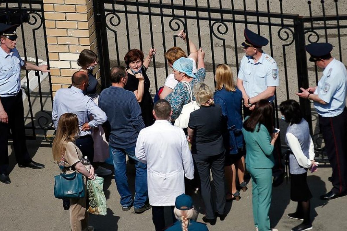 Murieron nueve personas en un tiroteo en una escuela de Rusia