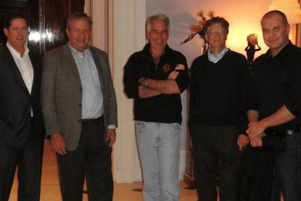 Bill Gates admite relaciones extramatrimoniales y se disculpa por Epstein
