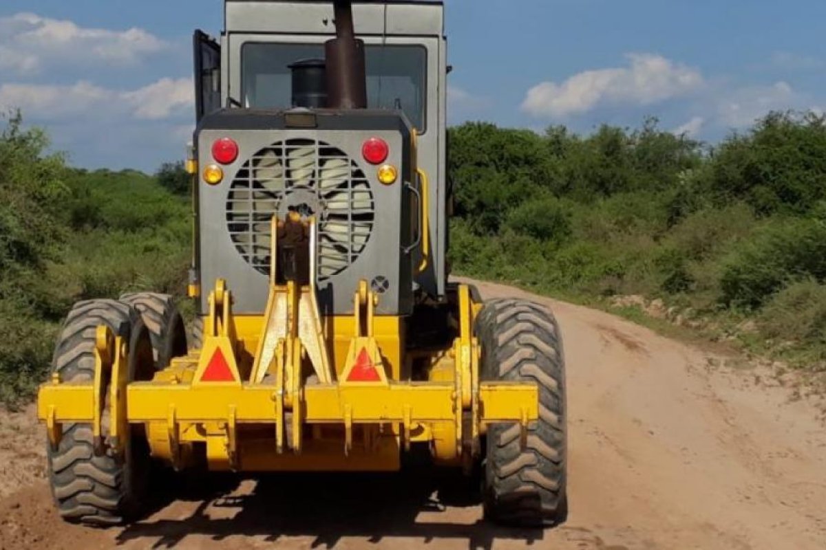 Vinará: la Comuna trabaja en caminos de Tagamampa