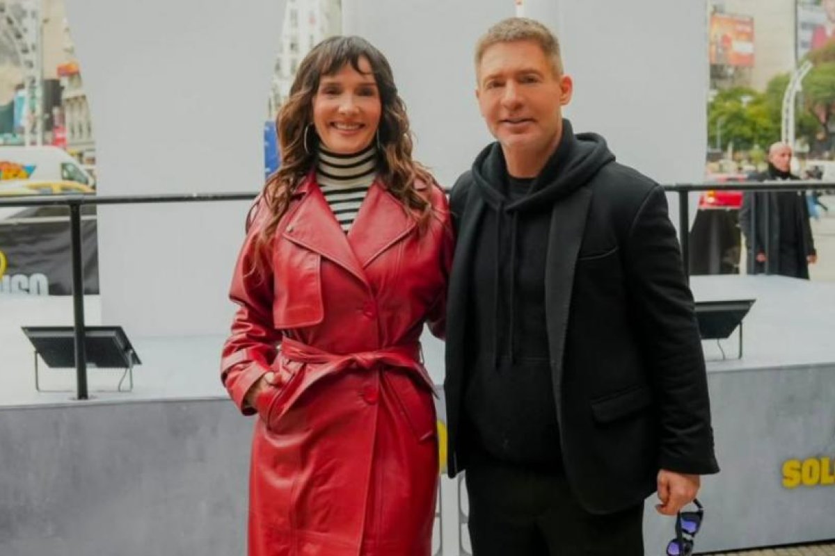 Adrián Suar y Natalia Oreiro celebran el estreno de 'Yo, Narciso' en la calle