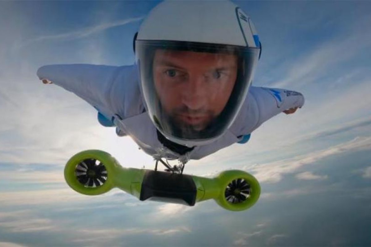 Probaron el primer wingsuit eléctrico: alcanzó los 300km/h
