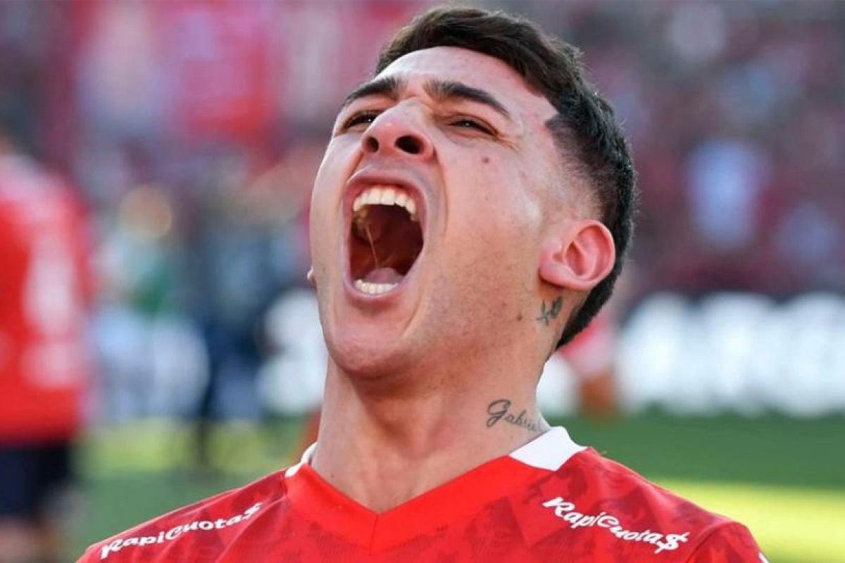 Santiago Montiel se consagra con el Premio Puskás por el mejor gol del año