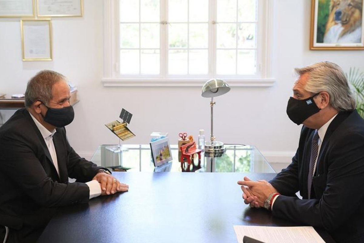 Fernández recibió a Palazzo, quien agradeció la intervención del Gobierno por "destrabar la paritaria"