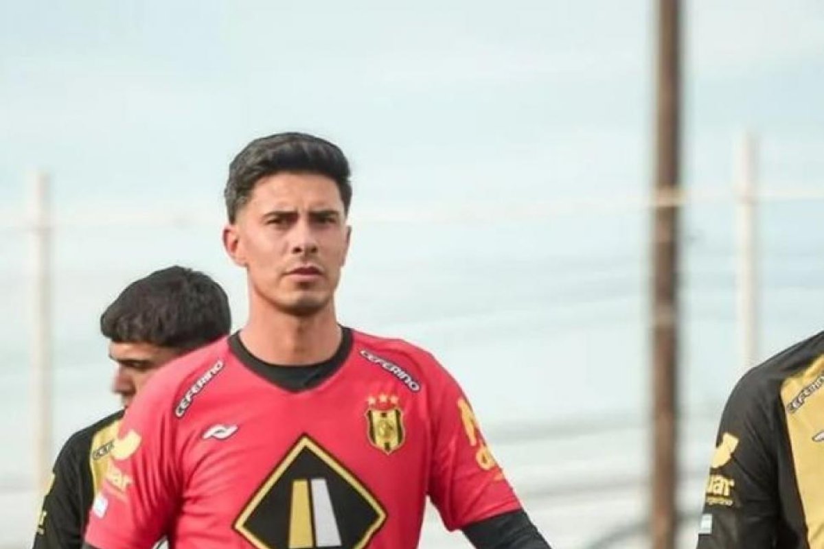 Futbolista de Deportivo Madryn enfrenta grave emergencia médica tras paro cardíaco