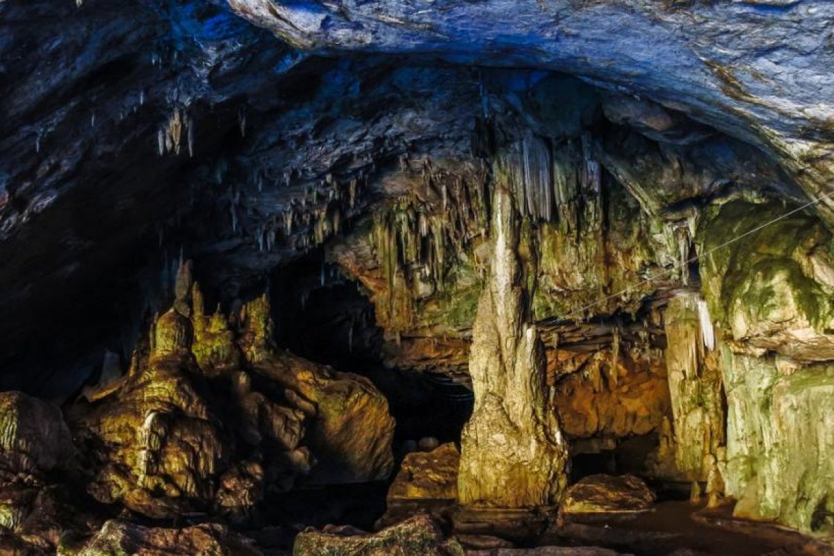 Sin relojes, teléfonos ni luz natural: 15 voluntarios vivirán 40 días encerrados en una cueva para un experimento