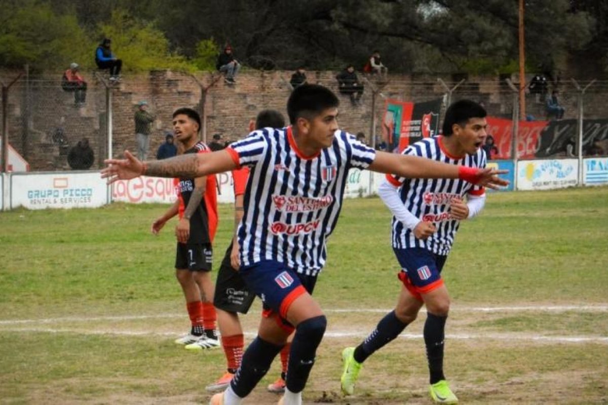 Equipos santiagueños destacan en el inicio del torneo de fútbol regional