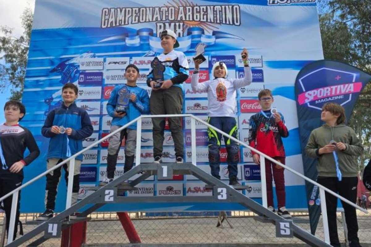 Excelentes Resultados de los Riders de Santiago en Competencia de BMX