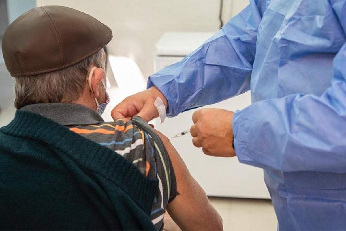 Se alcanzó la cifra récord de vacunación diaria con más de 304 mil aplicaciones