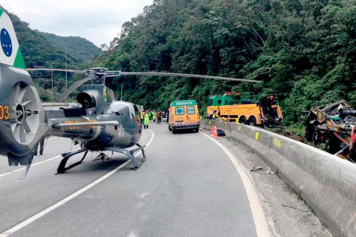 Al menos 21 muertos y más de 30 heridos en un accidente de un autobús en el suroeste de Brasil