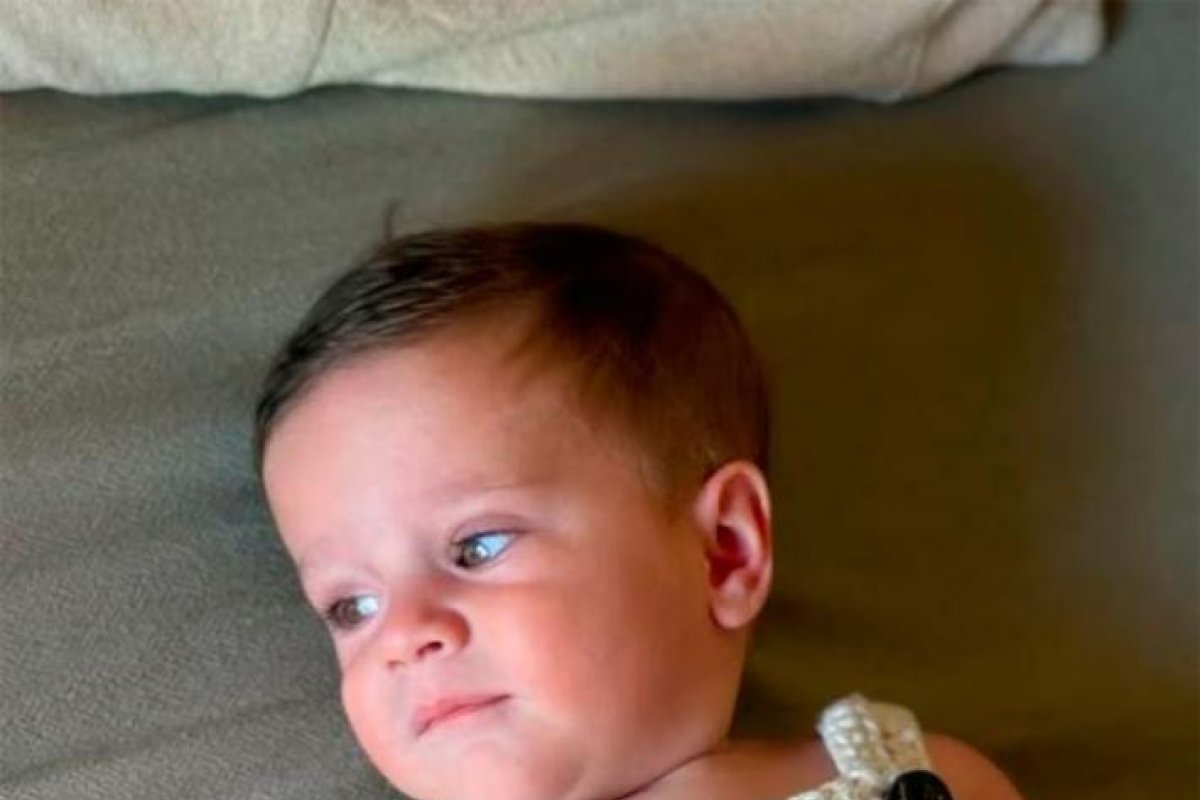 Jimena Barón presenta a su hijo Arturo, generando emoción entre sus seguidores