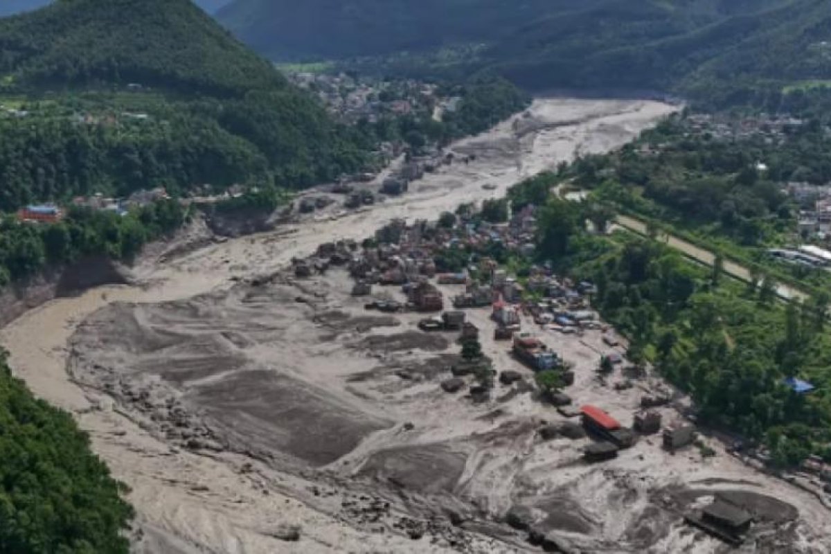 Urgente alerta en Nepal por riesgo de inundaciones masivas