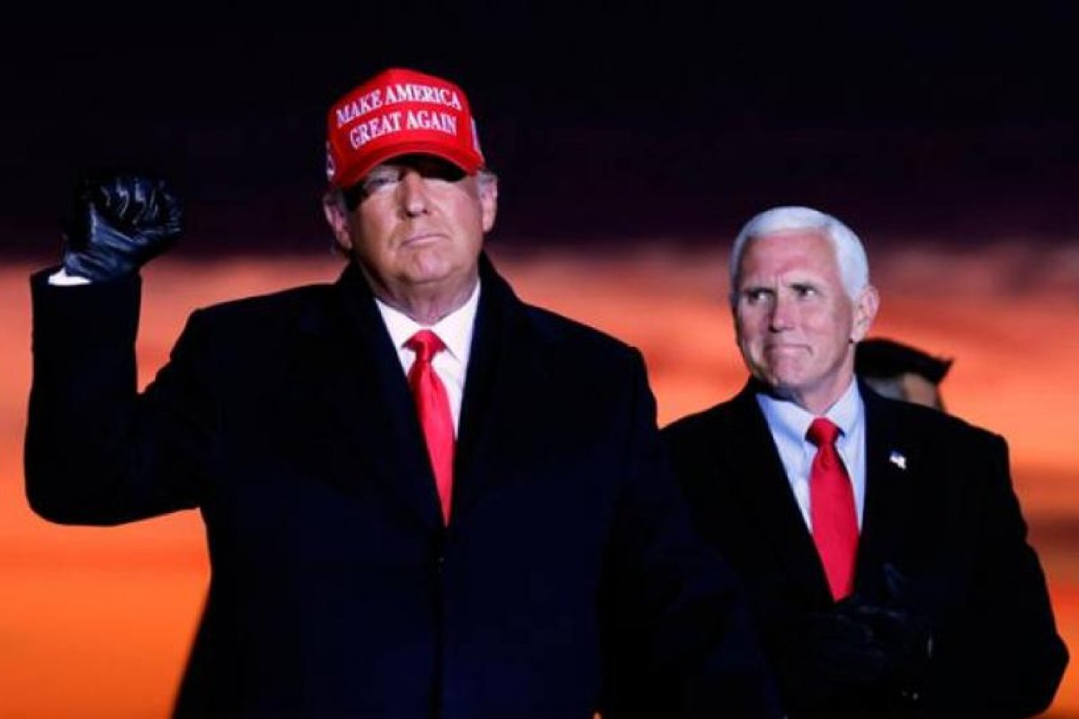 Trump: "Están tratando de robar las elecciones. Nunca les dejaremos hacerlo"