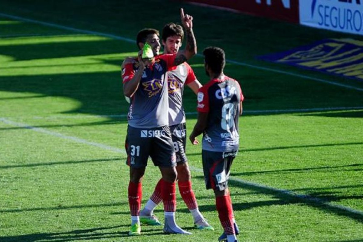 Arsenal logró la clasificación con un ajustado triunfo ante Racing