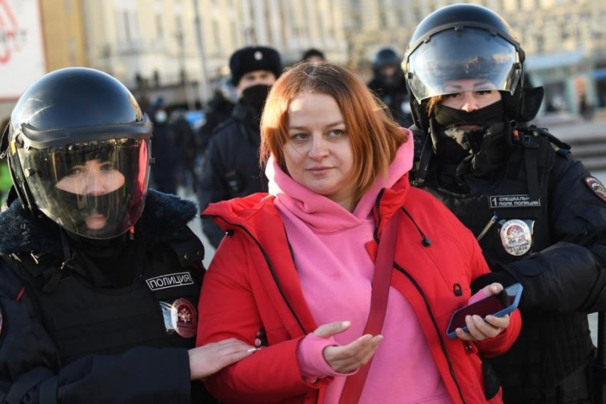 Detienen en Rusia a más de 3.500 personas durante manifestaciones no autorizadas de rechazo a la operación militar en Ucrania