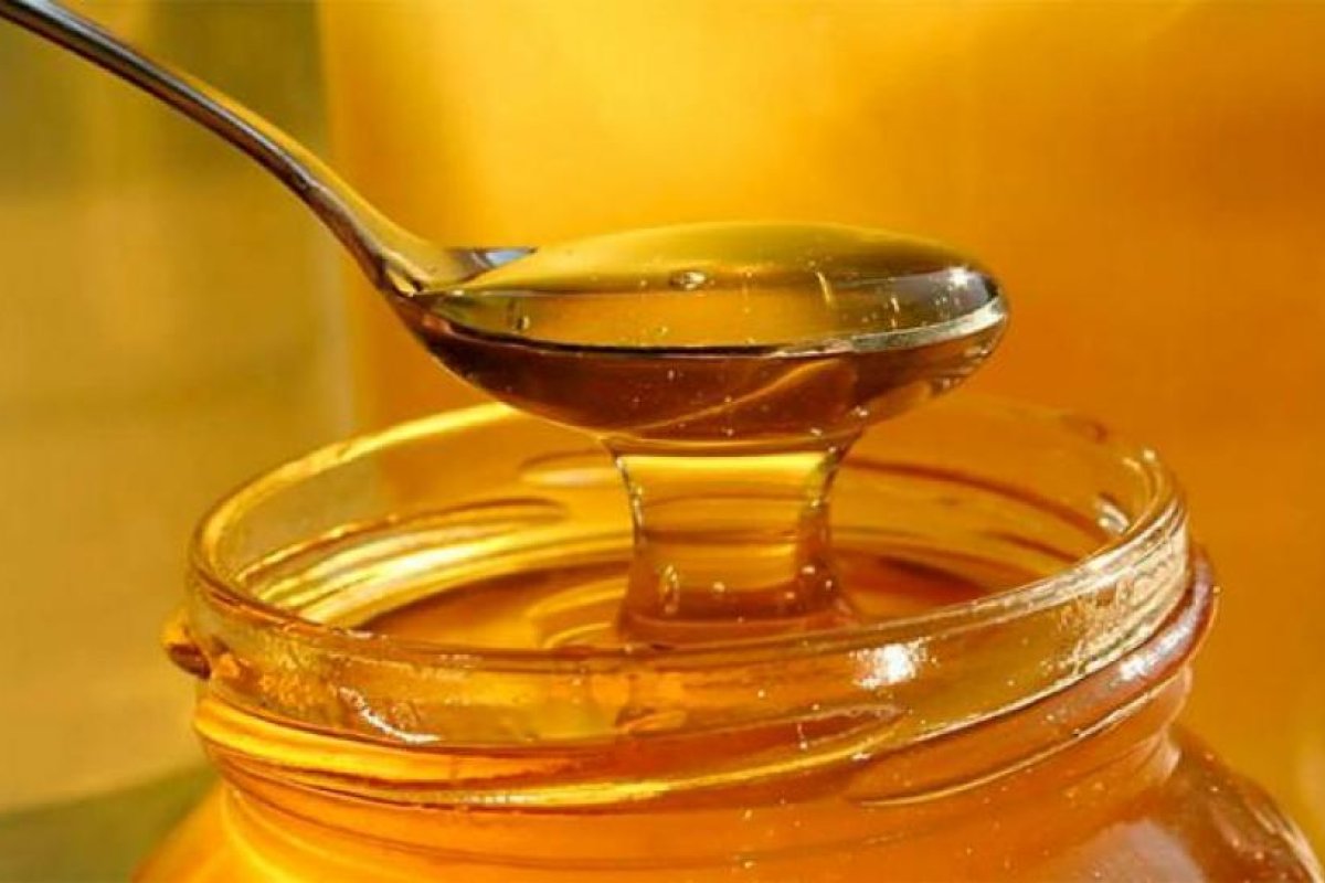 La ANMAT prohibió la comercialización de una miel de abejas y un aceite de oliva