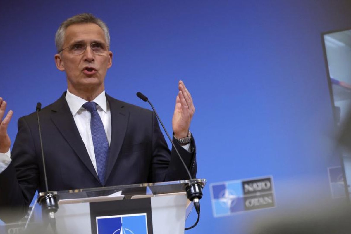 Stoltenberg califica de "una grave violación del derecho internacional" la operación militar en Donbass iniciada por Rusia