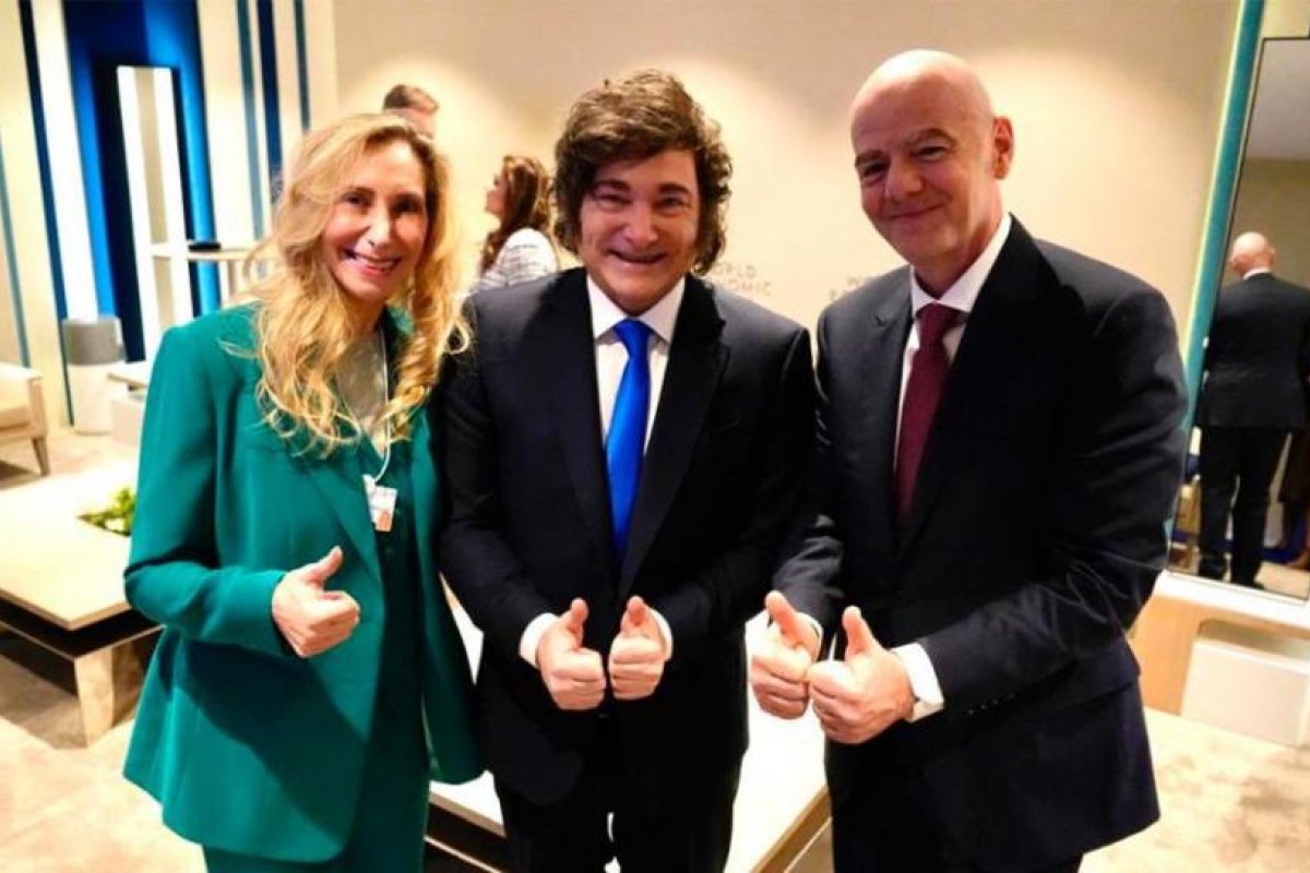 Milei y Gianni Infantino: Encuentro en Davos y Nuevas Denuncias a la AFA