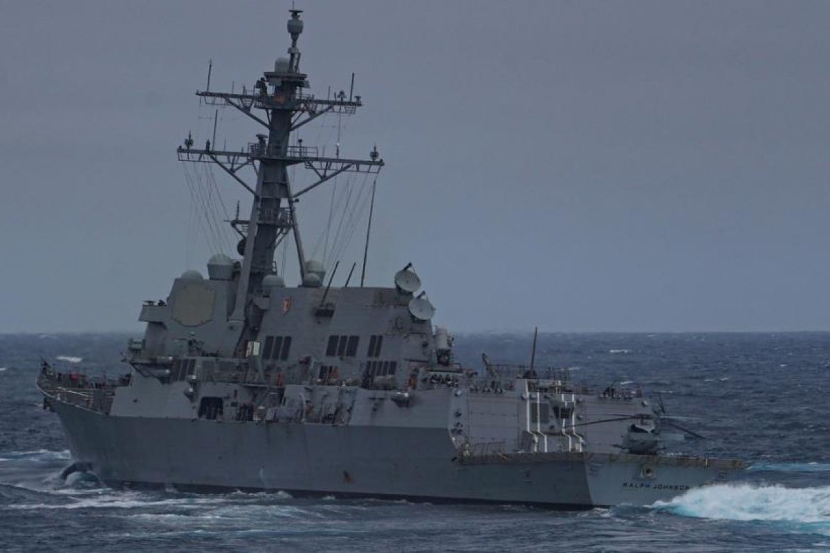 China califica de "gesto hipócrita e inútil" y "acto de provocación" el paso de un buque militar estadounidense por el estrecho de Taiwán