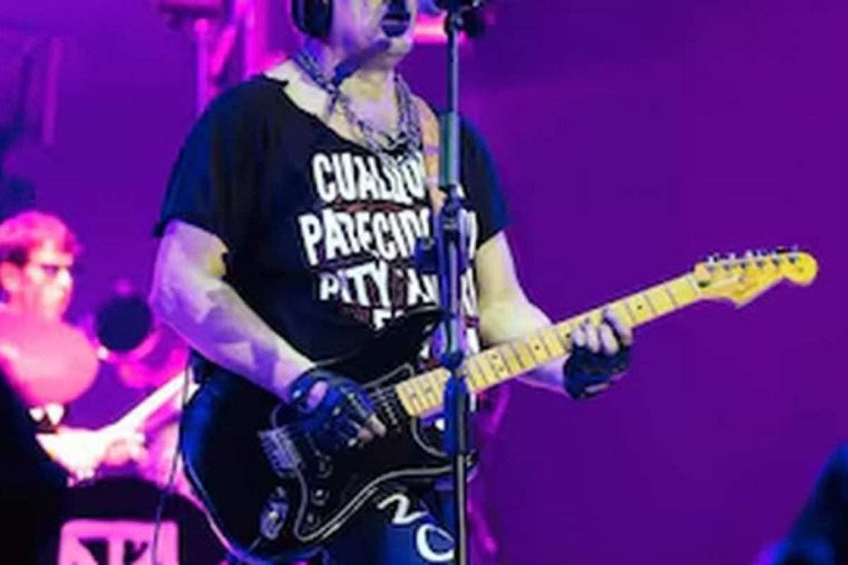 Cristian 'Pity' Álvarez regresa al escenario tras casi una década y provoca controversia