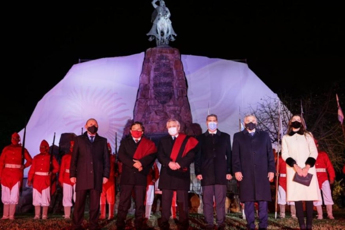 Alberto Fernández participó en Salta del homenaje al general Güemes
