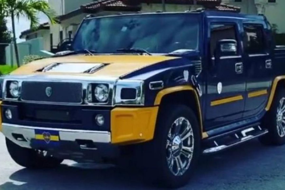 Hummer xeneize: un hincha de Boca transformó su camioneta para homenajear al club