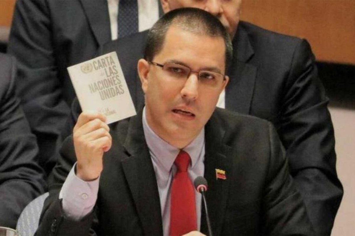 El chavismo dice que "la Argentina se dejó arrastrar por las pretenciones intervencionistas del Grupo Lima"