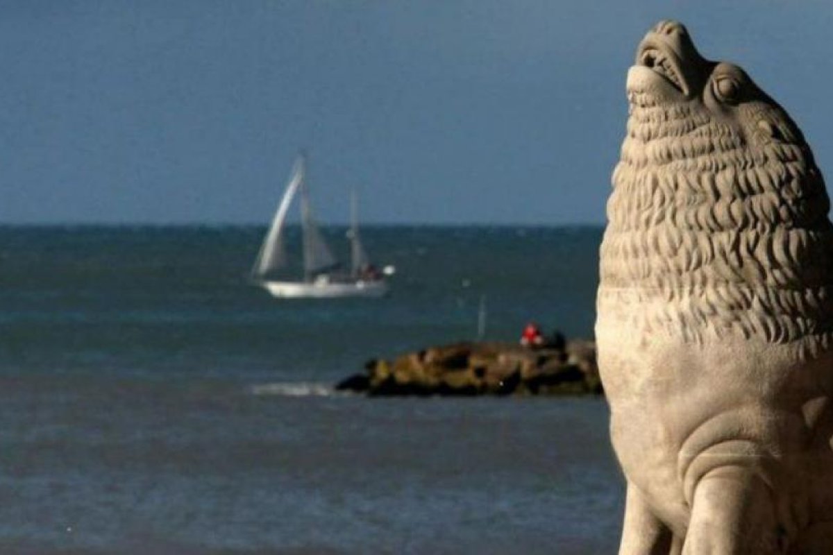 Kicillof viaja a Mar del Plata para despejar dudas sobre la temporada