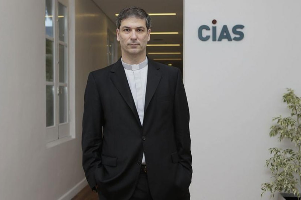 Zarazaga: "El dolor que nos causa la pobreza debe dar la respuesta de qué país queremos"
