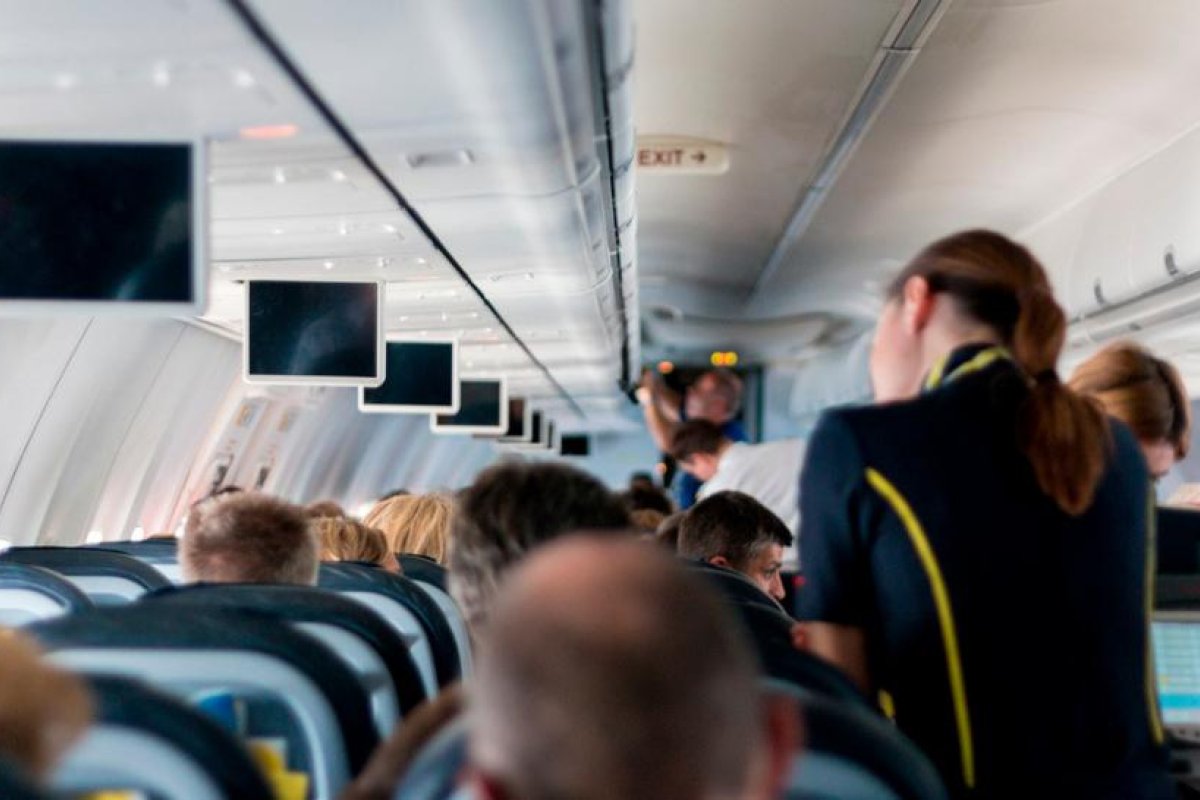 Revelan cuáles son los asientos de avión donde se corre mayor riesgo de contagio de coronavirus