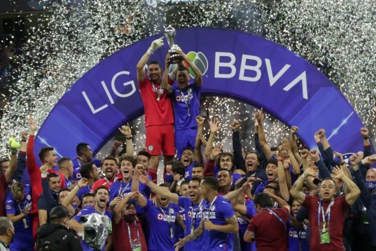 Cruz Azul se consagra campeón del fútbol mexicano después de 23 años sin título