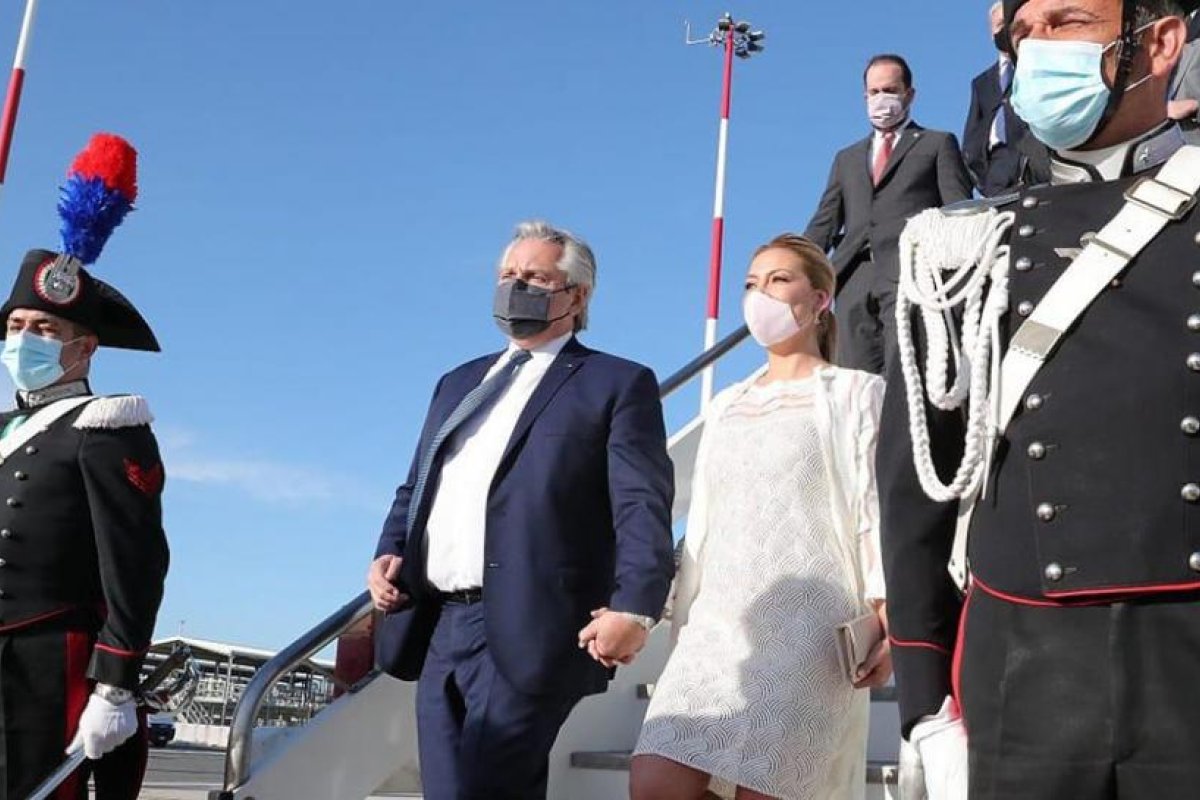 Alberto Fernández arribó a Roma para concluir con su gira europea